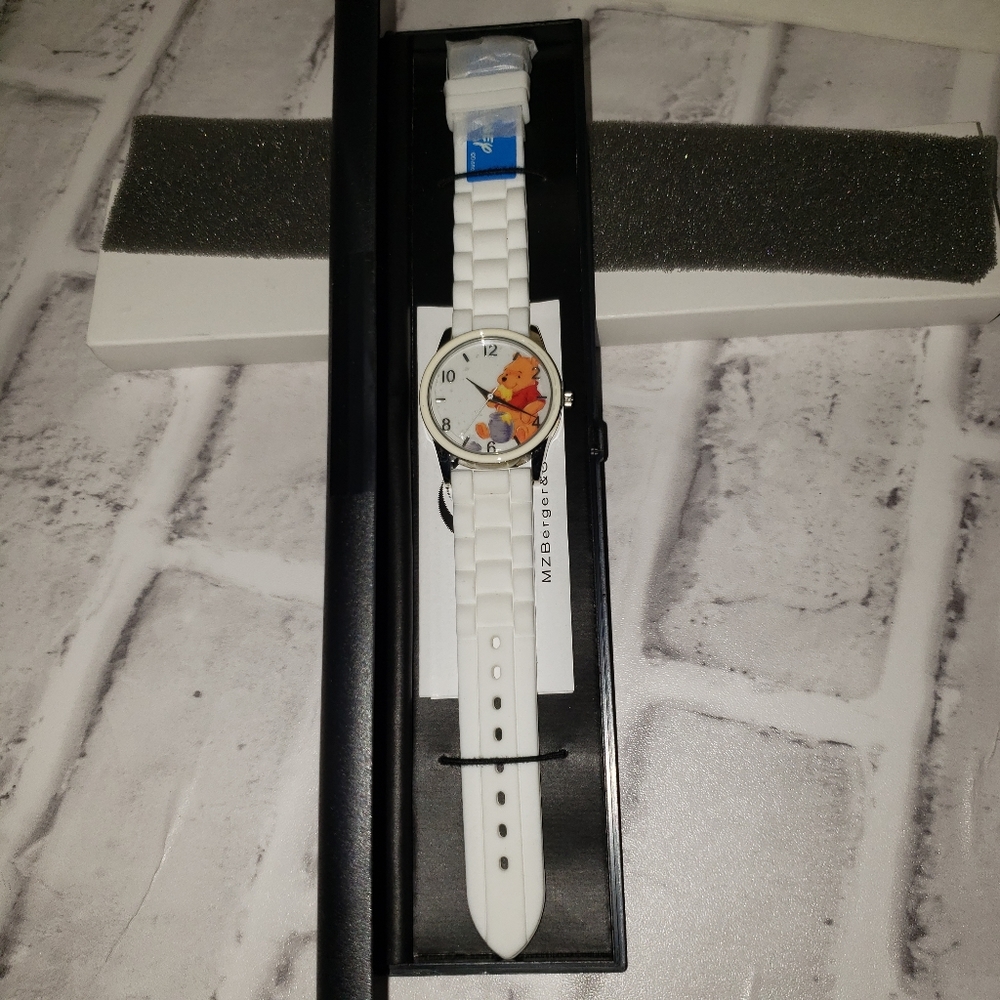Disney Winnie-the-Pooh Silicone Band Watch New